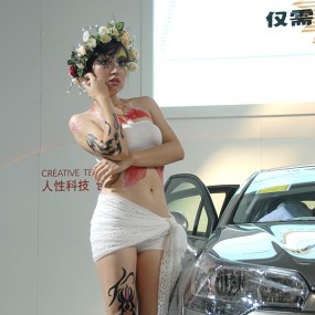 2012.10.3人体彩绘车模