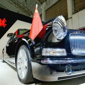 【红旗飘飘】组照-摄在2015年5.1车展