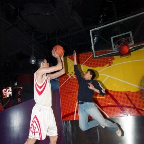 我给姚明来个盖帽！！！！