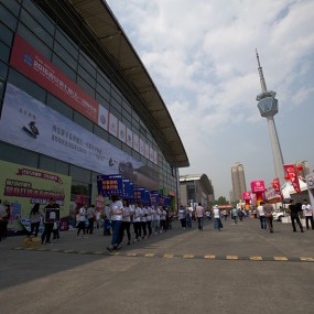 车展上不光有靓丽的车模