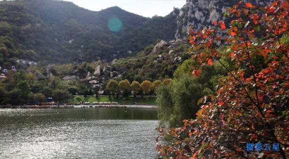 秦岭天池秋色迷人