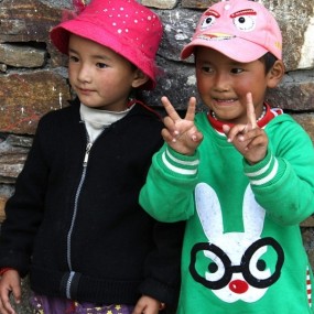 西藏行—雅鲁藏布大峡谷口的孩子