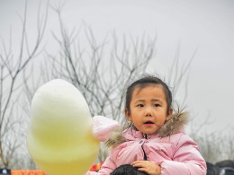 猜猜他在干什么？