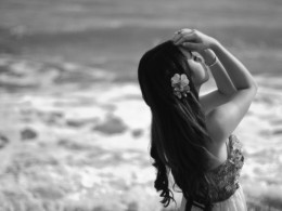 风中的你（黑白）