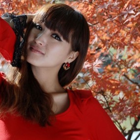 ''光棍节''在南湖拍红衣女郎、银发女郎