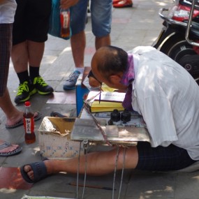 酷暑下的-自食人生-臂书