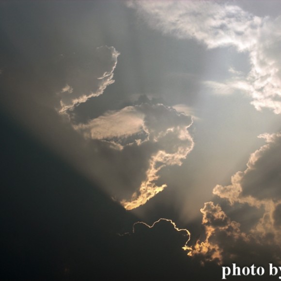 西安难得见到的佛主开光天空！