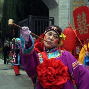 民俗婚礼上的媒婆