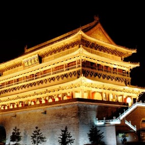 新人初来乍到，发几张夜景建筑，请大家拍砖！