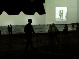 玻璃窗后　｜摄影师Umberto Verdoliva