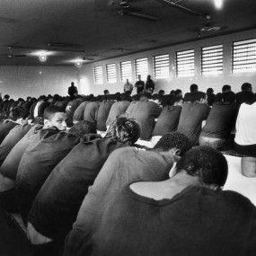 法国摄影师Sedin:在监狱里的孩子