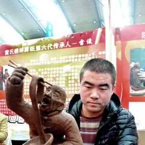 泥塑传人现场秀——栩栩如生小泥人