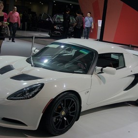 新人报道    靓车美女