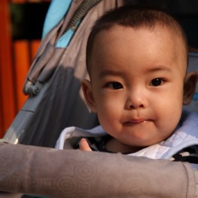 新入手7D，先拍的儿子，求指导!都说燥点高,是真的吗?