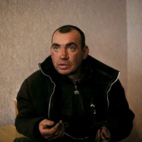 摄影师跟拍五年捕捉乌克兰审讯室嫌犯表情 - 唐纳德·韦伯