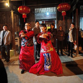 喜庆的新婚当天