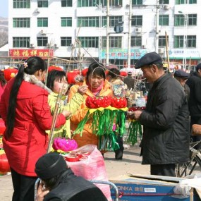 红红火火过三年  《记陇州的乡党》