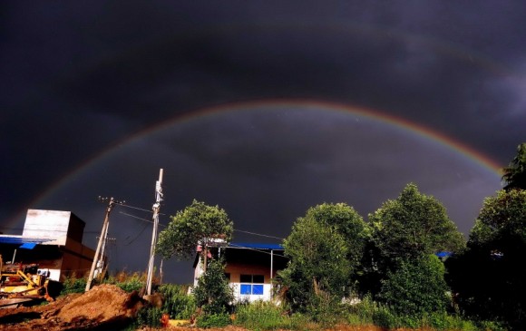 难得一见双彩虹