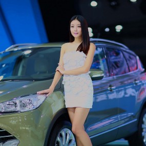 长的像金喜善的车模