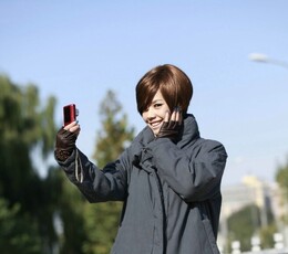 天冷了，还是在大街上自拍吧！