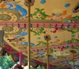 奔驰的木马 让你忘了伤