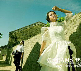 出自－三亚梦视觉婚纱摄影机构 。百年古城，续写爱情神话