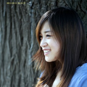 去兴庆公园没拍成花，但是认识了一位妙龄女郎