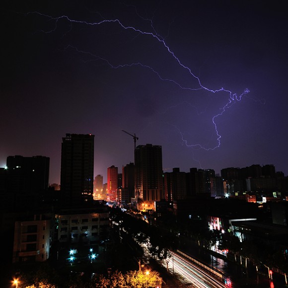 八一凌晨的雷暴