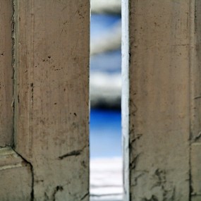 水色.何事长向别时圆