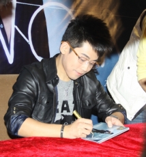 [娱乐八卦] 《新故式》苏醒巡回签售