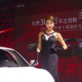 2015西安国庆车展--绿地比克的优雅大气车模