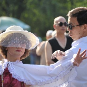 追求美的老妇人