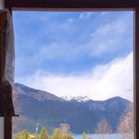 窗含西岭千秋雪