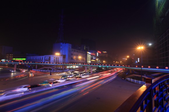 喧嚣的夜一个人的寂静