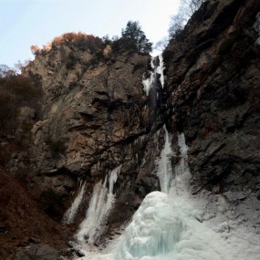 黑山岔冰瀑布