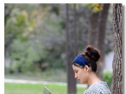 维吾尔族女大学生