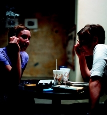 凯利 的双重角色照