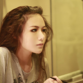 奉献一个小美女吧