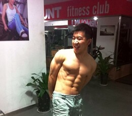 健身房手机照的！“走四方”老师指点一下~~