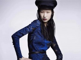 18岁姑娘，脸上全是被亚洲人讨厌的缺陷，却被大牌竞相追逐，还引发新一轮审美讨论？