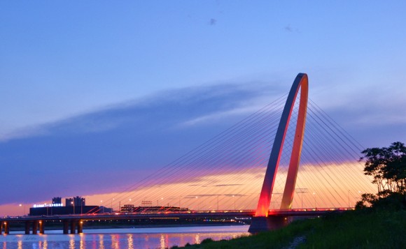 紧赶慢赶抓住了太阳的影子