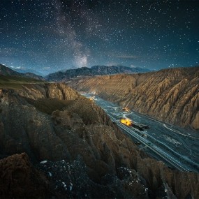 在路上—奎屯峡谷