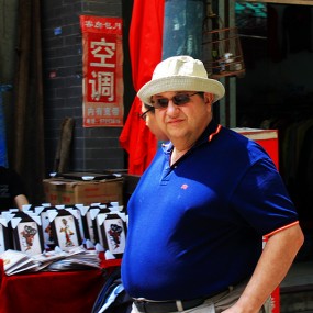 西安街头的老外