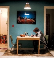 出离现实的荒谬