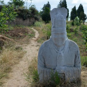 田野里的唐代文物---建陵