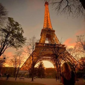 她才27岁，却用15个月环游181个国家，有望打破世界纪录。