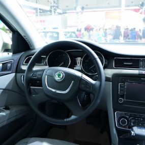 稀饭滴车子！ 昊锐