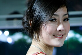 穿红色礼服的模特 2-2