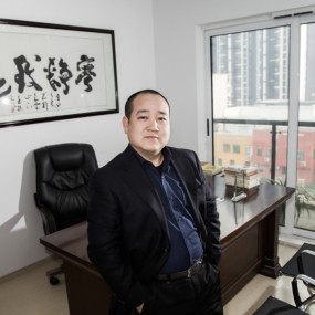 初三上车前20分钟内拍的人像片