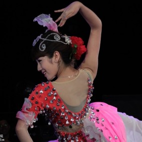 各种得了奖的妹子